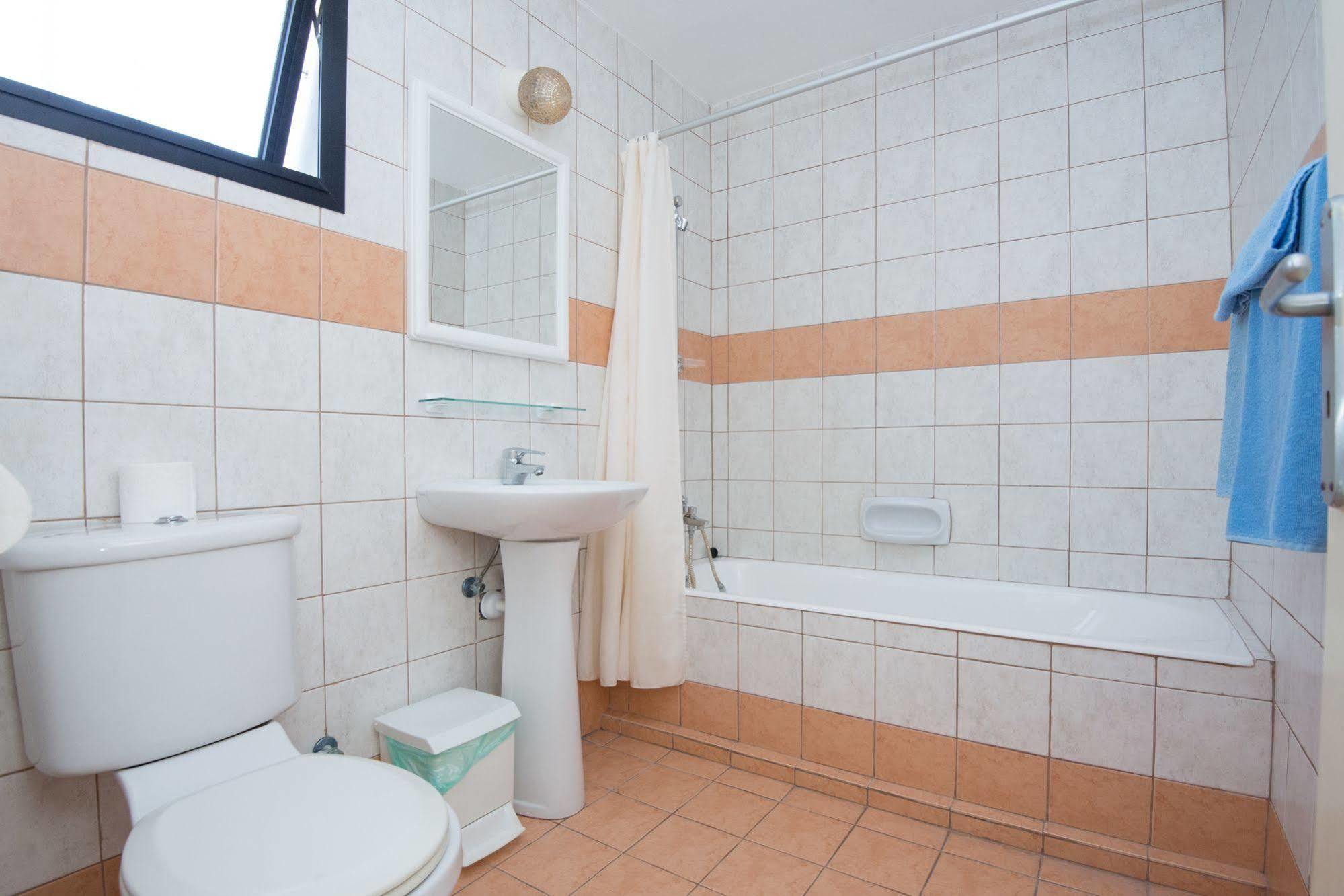 Kkaras Hotel 3 Star Айя-Напа Екстер'єр фото