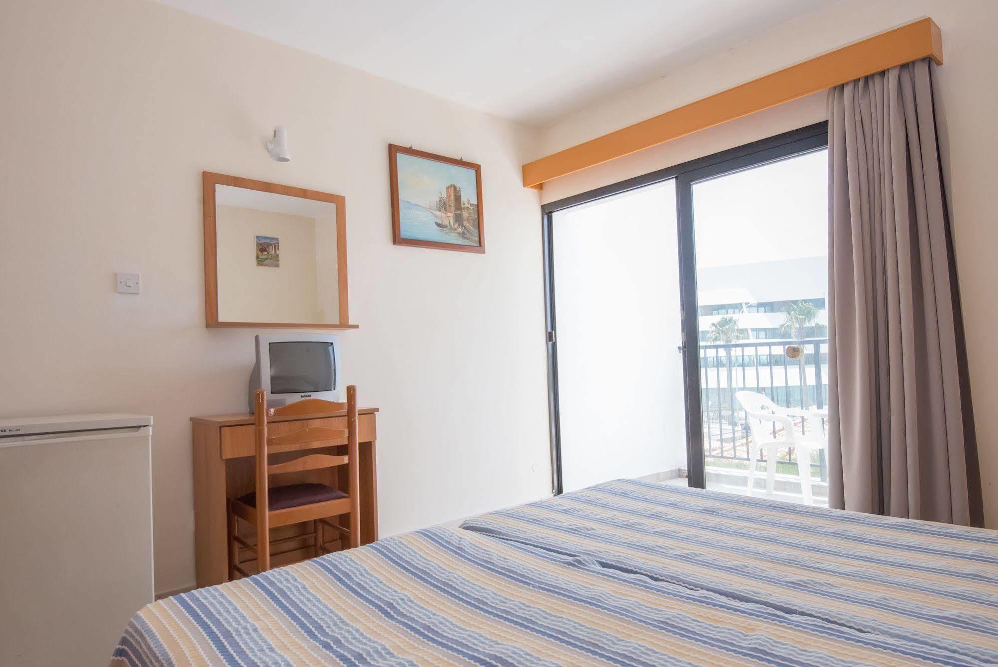 Kkaras Hotel 3 Star Айя-Напа Екстер'єр фото