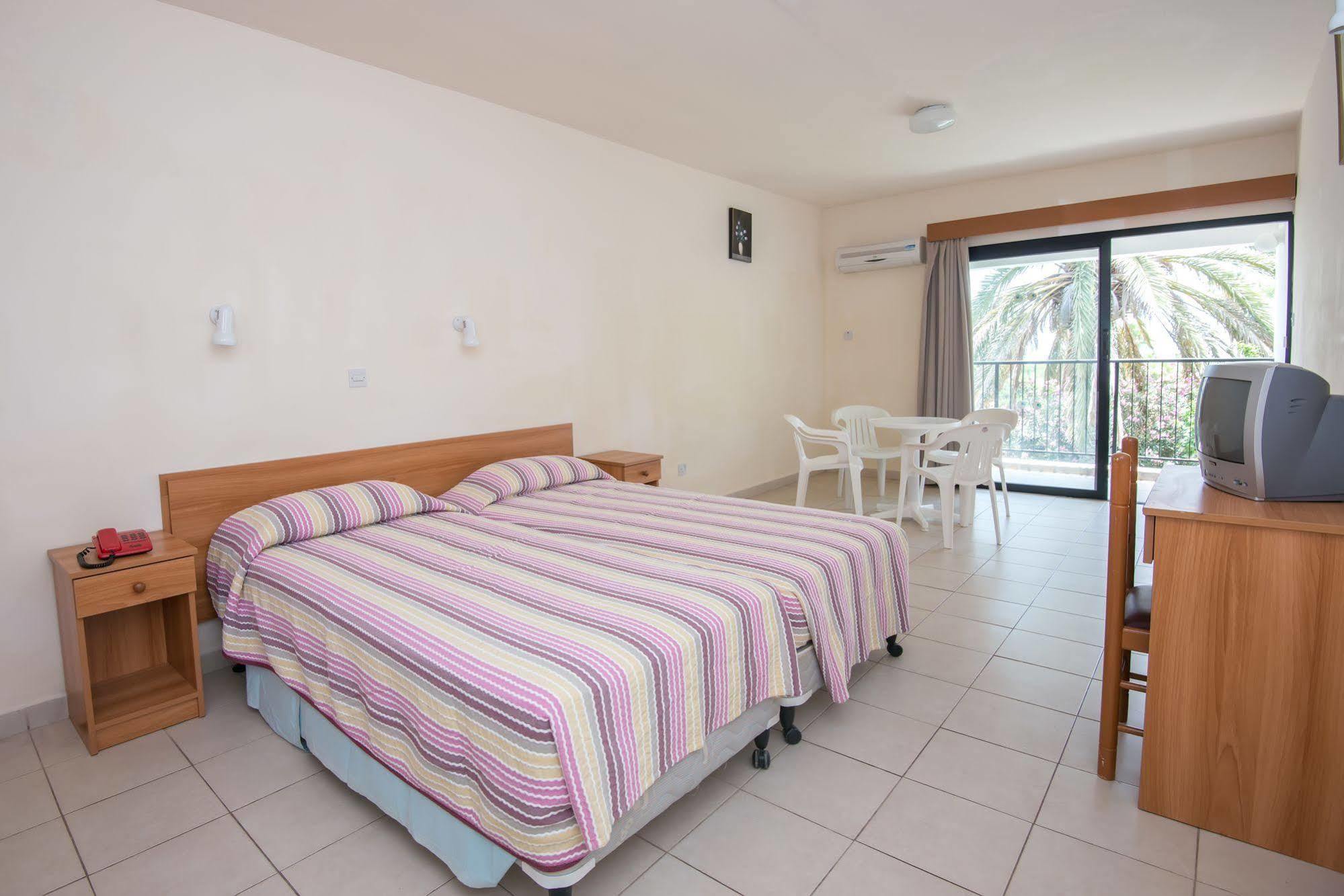 Kkaras Hotel 3 Star Айя-Напа Екстер'єр фото