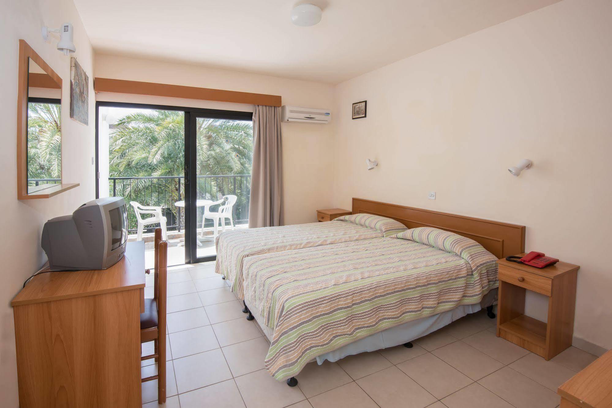 Kkaras Hotel 3 Star Айя-Напа Екстер'єр фото