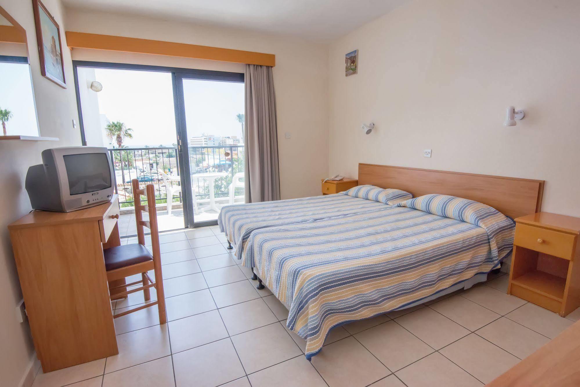 Kkaras Hotel 3 Star Айя-Напа Екстер'єр фото